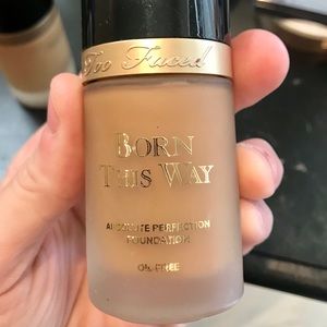 Too Faced Born This Way: Honey